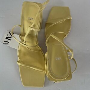Zara Heeled Square Toe Ankle Strap Size 8(US) 39(EU)